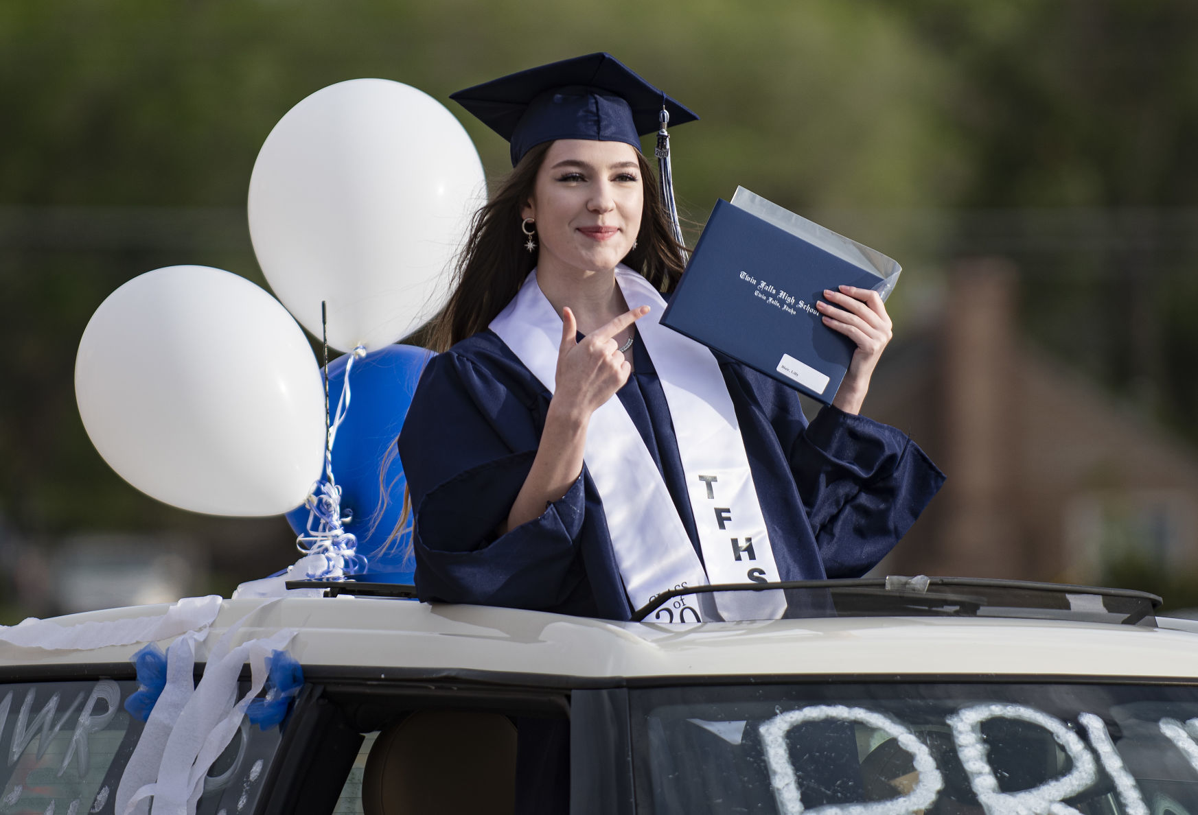 TWIN FALLS SENIORS ON PARADE